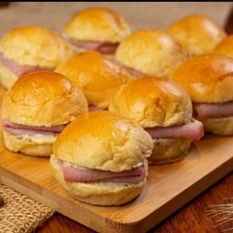imagem Mini brioche com pasta de ervas finas e peito de peru. (12un)