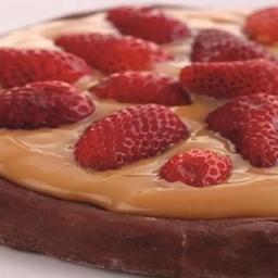 imagem DOCE DE LEITE COM MORANGO E FAROFA DE COOKIES 25CM