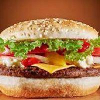 imagem 04 X Salada ( pão , 2 carnes, queijo , salada maionese  , alface , tomate , milho e batata pallha )