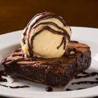imagem Brownie com Sorvete de Baunilha 