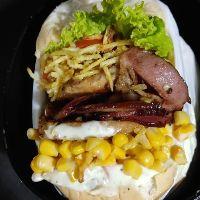 imagem 10 Bacon Salada ( pão , 2 carnes , bacon, salada maionese ,alface , tomate , milho e batata pallha )