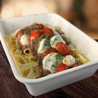 imagem Linguine na Manteiga com Filé Mignon Grelhado, intercalado com Tomate fresco com Azeite coberto com Muçarela de Búfala 