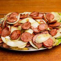 imagem PORÇÃO DE CALABRESA ACEBOLADA 