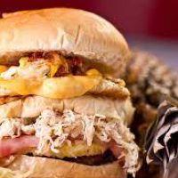 imagem 25 Frangão ( pão , frango ,  queijo , bacon , ovo , presunto ,catupiry , alface , tomate , milho e batata pallha )
