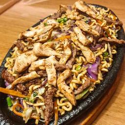 imagem Yakisoba Misto I (Frango e Carne)