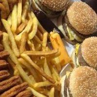 imagem 4 X Burguer+ Batata Grande + 10 Anéis de Cebola + 10 Nuggets+ Coca 2l