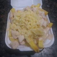 imagem Batata c strogonof e queijo mais bebida