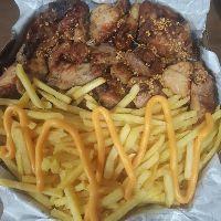 imagem Frango a Passarinho + Batata + Cheddar em Pasta