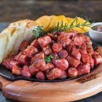 imagem Tábua de Linguiça Mineira c/ Pães de Alho