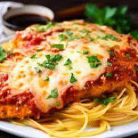 imagem Espaguete alho e oleo /Frango parmegiana