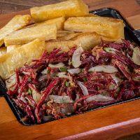 imagem Porção de Carne Seca com batata 
