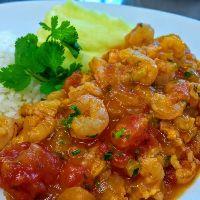 imagem Peixe Frito Com Molho de Camarão