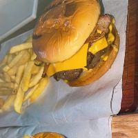 imagem BURGUER CELESTIAL +1 BATATA +1 GUARAVITA