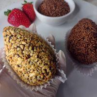 imagem COXINHA DE MORANGO AMENDOIM