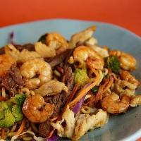 imagem Yakissoba Misto ( Frango, Carne e Ebi)