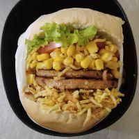 imagem 01 Hambúrguer Simples( pão , 2 carnes , alface , tomate , milho e batata pallha )
