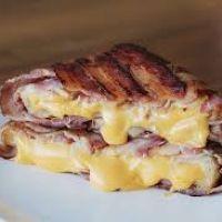 imagem 27 Misto Bacon (  Pão , queijo , presunto , bacon e milho )