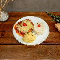 imagem Filé de Frango à Parmegiana com Arroz Branco e Purê (Serve 1 Pessoa)