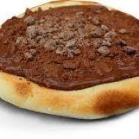 imagem Esfiha de chocolate preto com ovomaltine 