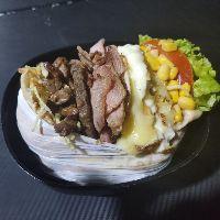 imagem X Porção ( pão , 2 carnes ,200 gr de pernil, 2 ovos , bacon , abacaxi , catupiry original , alface , tomate , milho e batata pallha )