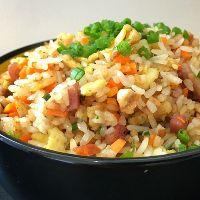imagem Yakimeshi Carne