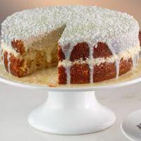 imagem Bolo de Abacaxi com Coco e Recheio de Beijinho