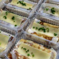 imagem R45) PANQUECA DE FRANGO DESFIADO COM MILHO AO MOLHO BRANCO