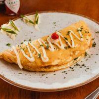 imagem Omelete de Frango com Catupiry com crosta de parmesão