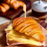 imagem Croissant Artesanal Queijo e Presunto