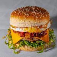 imagem 23 X Egg Frango  ( pão , frango ,queijo ,ovo  , alface , tomate , milho e batata pallha )