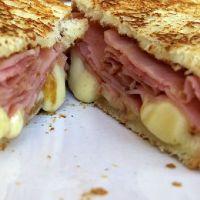 imagem Montadito com queijo e presunto