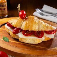 imagem Croissant Madrid Caprese