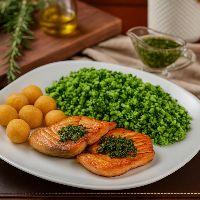 imagem Filé de Salmão Com Arroz de brócolis