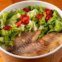 imagem Filé de Peixe de Grelhado com Salada