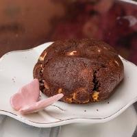 imagem Cookies De Chocolate Recheado Com Brigadeiro Branco