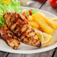 imagem FILE DE FRANGO COM FRITAS