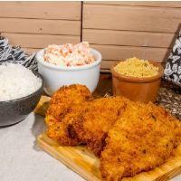 imagem Frango Empanado Crocante com Arroz, Salada de Maionese e Farofa (Serve 1 Pessoa)