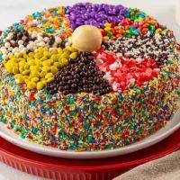 imagem Bolo de Coco com Beijinho e Confetes Coloridos
