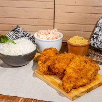 imagem Frango Empanado Crocante com Maionese, Arroz e Farofa
