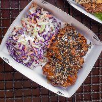 imagem Frango empando, Salada Coleslaw com fritas