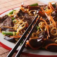 imagem Yakisoba Misto Carne e Frango