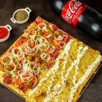 imagem Pizza Família ( 12 fatias) até 2 Sabores + Bebida 2 Litros
