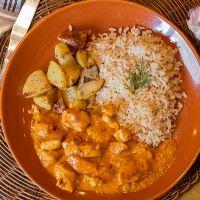 imagem Strogoff Fit de Frango com Arroz Integral e Batata Souté 