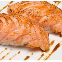imagem Sushi salmão selado c/ togarashi