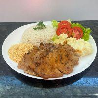 imagem Prato  Comercial com Bisteca 